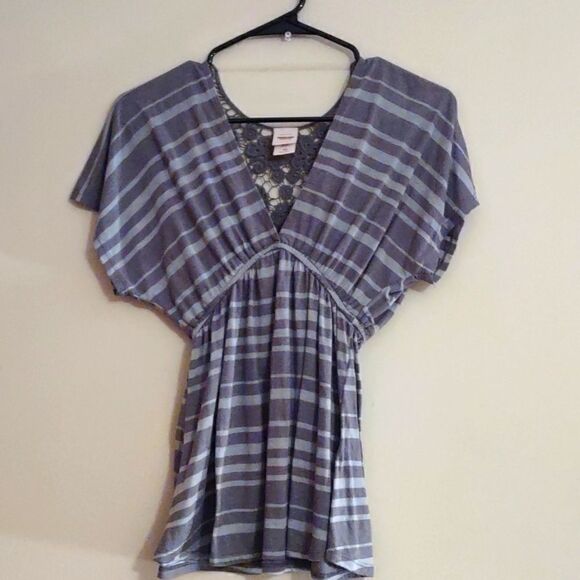 Mossimo Women's Size XS Boho Chic Knit Floral Crocheted Back Gray Striped Top - Picture 2 of 5